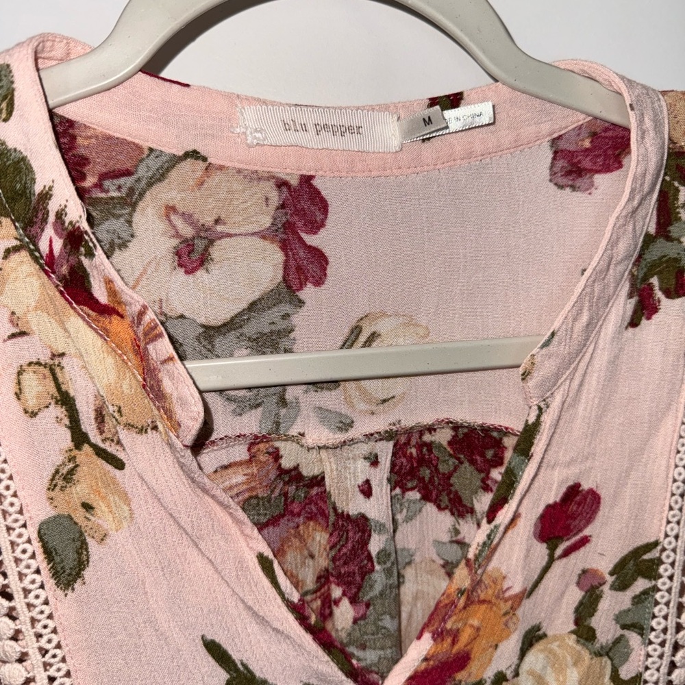 Blu Pepper Long Sleeve Blouse Size M Pink Multi Floral Print V-Neck Style BA6852 - Picture 6 of 11